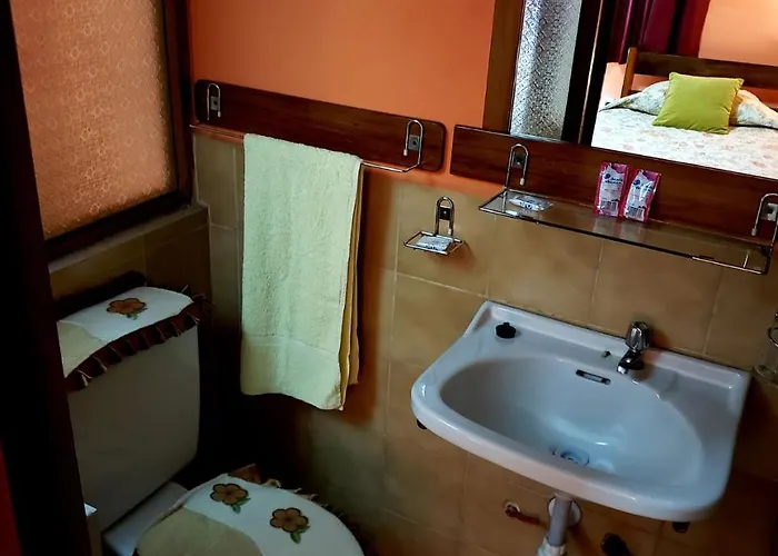 Hostel La Nuit Home *